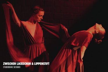 Vanessa Stoll – Bühnenfoto „Zwischen Lackschuh & Lippenstift“